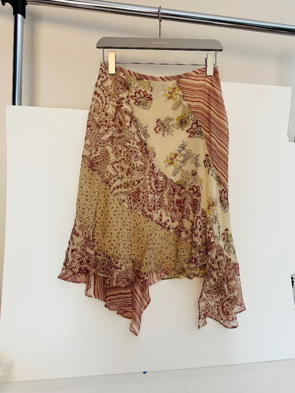 BCBGMAXAZRIA floral and paisley print skirt with ruffle hem, siz